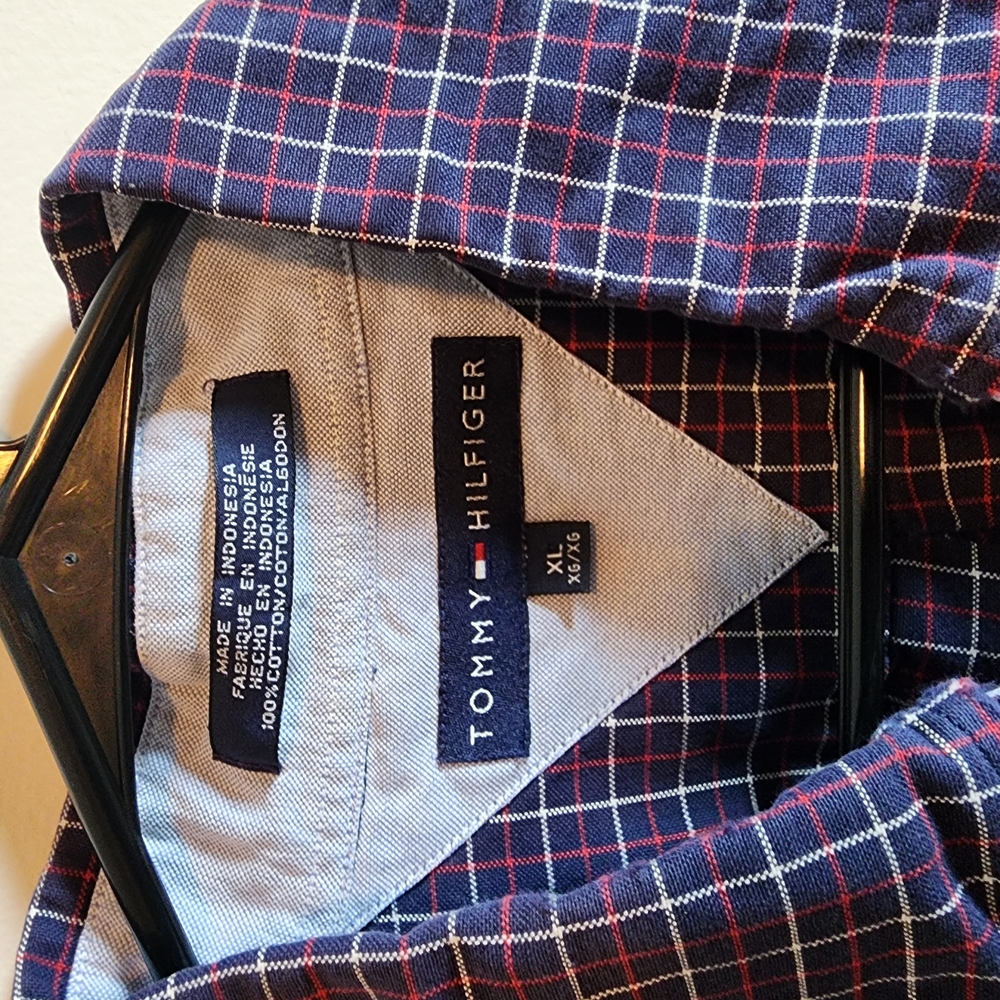 Tommy Hilfiger Plaid Button-Up Shirt - Navy & Red